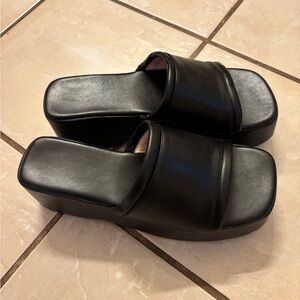 Black Women's Slide Sandals